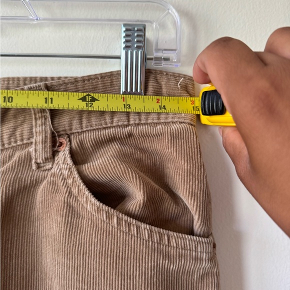 Vintage womens corduroy Levi's pants - Picture 4 of 7